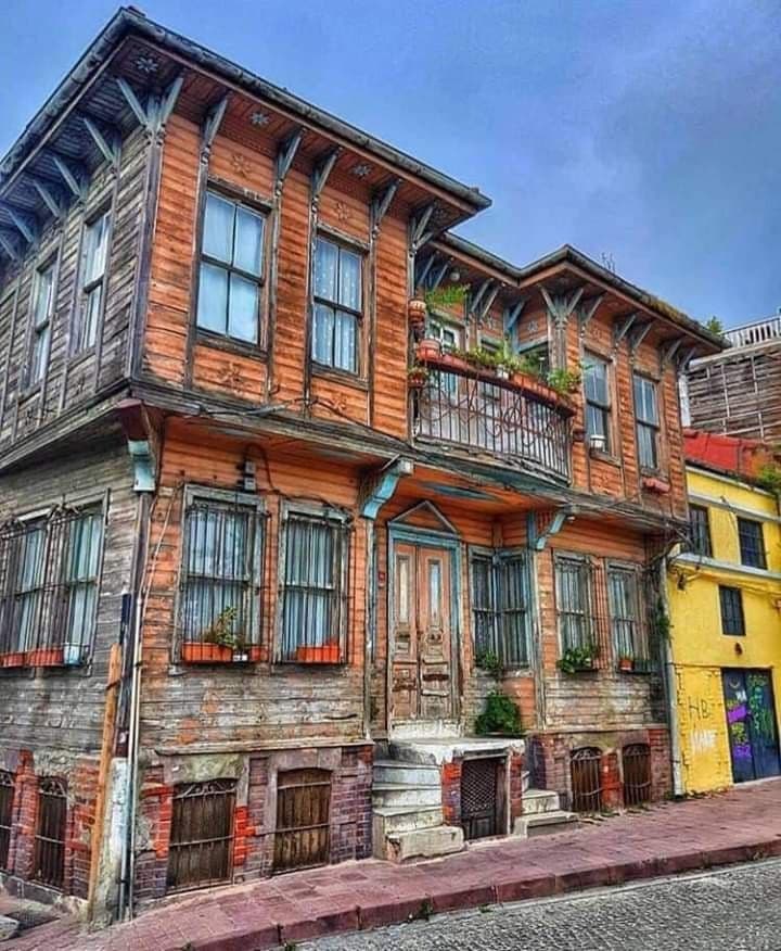 Kadıköy Fikirtepe'de 4 Katlı, 8 Daireli Apartman — fotoğraf 1